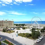 Ξενοδοχείο με διαμερίσματα Adriana 4*