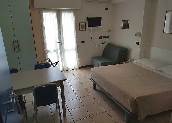 Adriana מלון דירות צ'סנטיקו